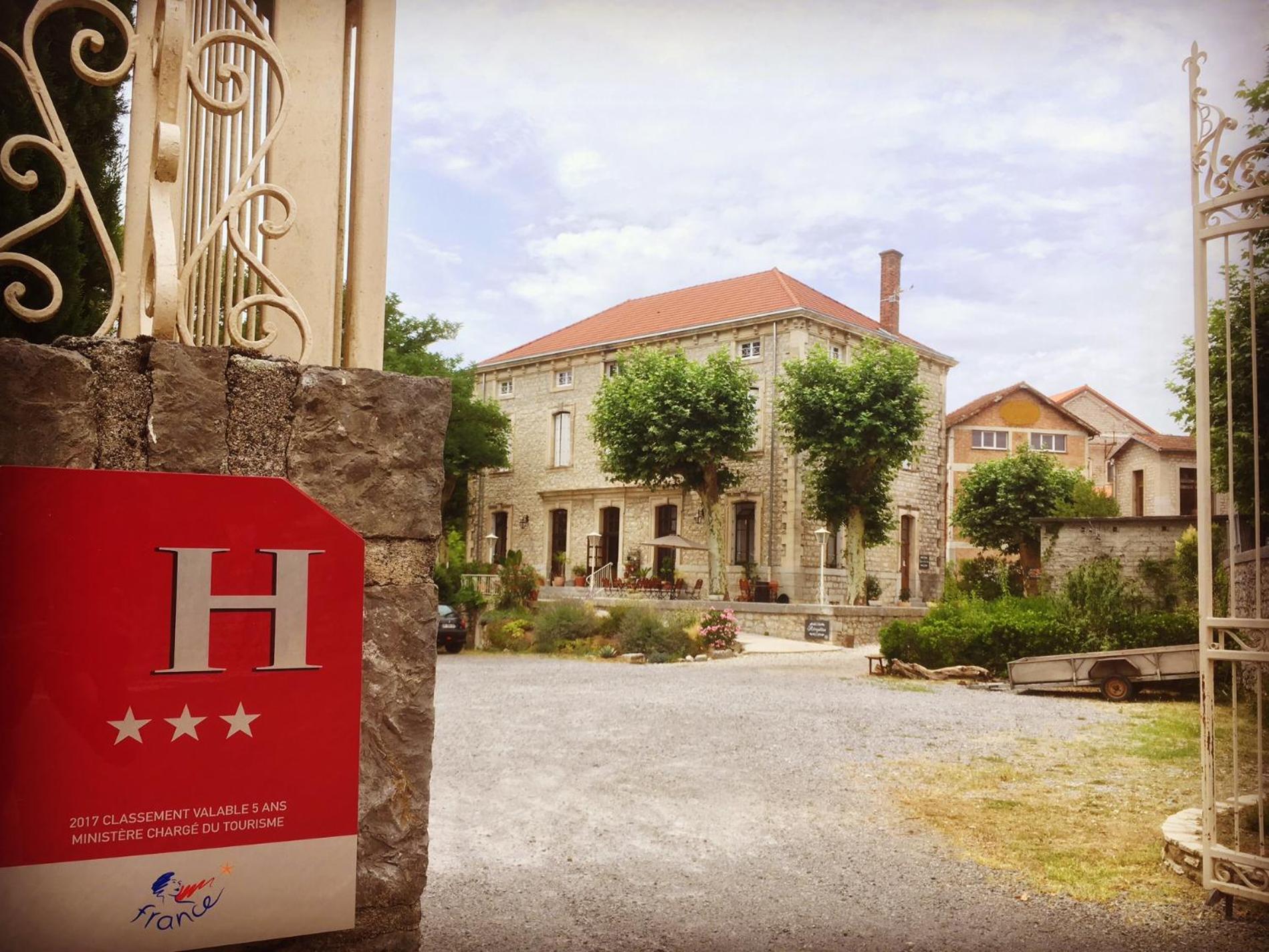Hotel Savel Ruoms Exterior photo